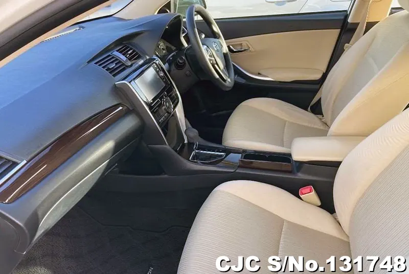 Toyota Allion in White for Sale Image 5