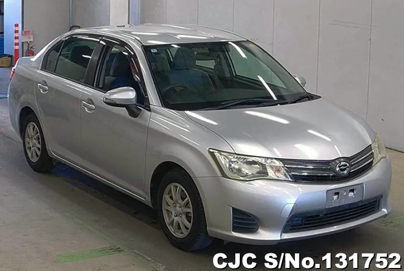 Toyota / Corolla Axio 2014