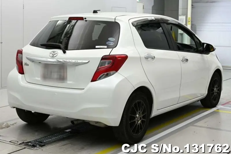 2016 Toyota / Vitz Stock No. 131762