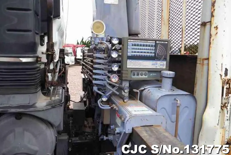 2004 Mitsubishi / Fuso Stock No. 131775