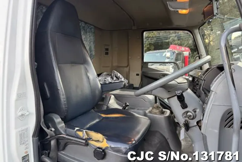 2015 Mitsubishi / Fuso Fighter Stock No. 131781