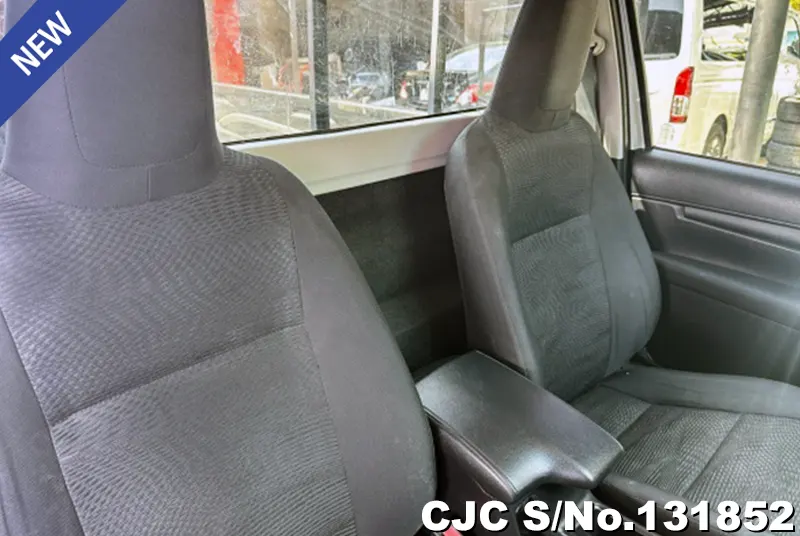 2019 Toyota / Hilux / Revo Stock No. 131852