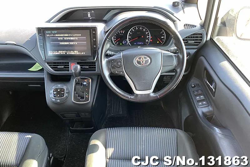 2016 Toyota / Voxy Stock No. 131863