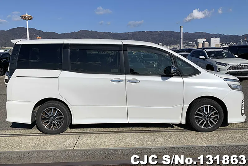 2016 Toyota / Voxy Stock No. 131863