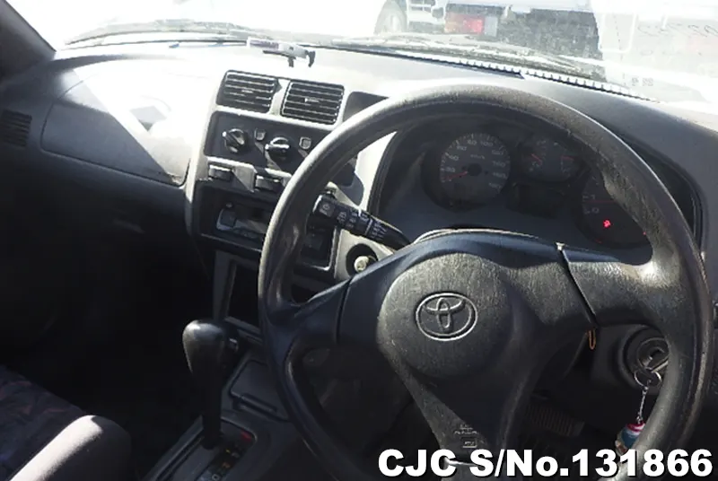 Toyota Rav4 in White for Sale Image 4