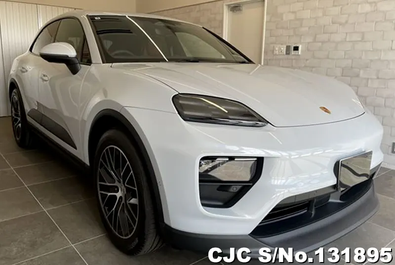 2025 Porsche / Macan Stock No. 131895