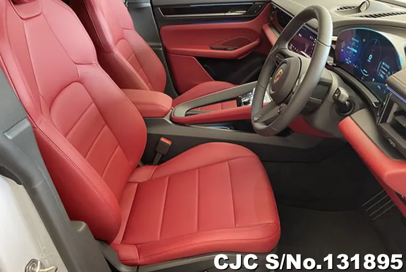 2025 Porsche / Macan Stock No. 131895