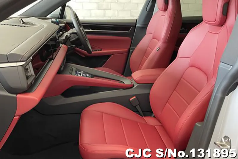 2025 Porsche / Macan Stock No. 131895