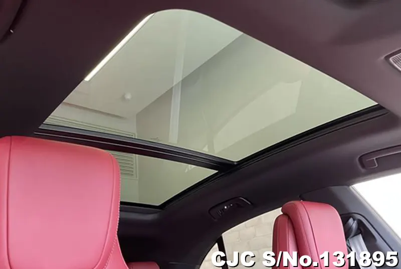 2025 Porsche / Macan Stock No. 131895