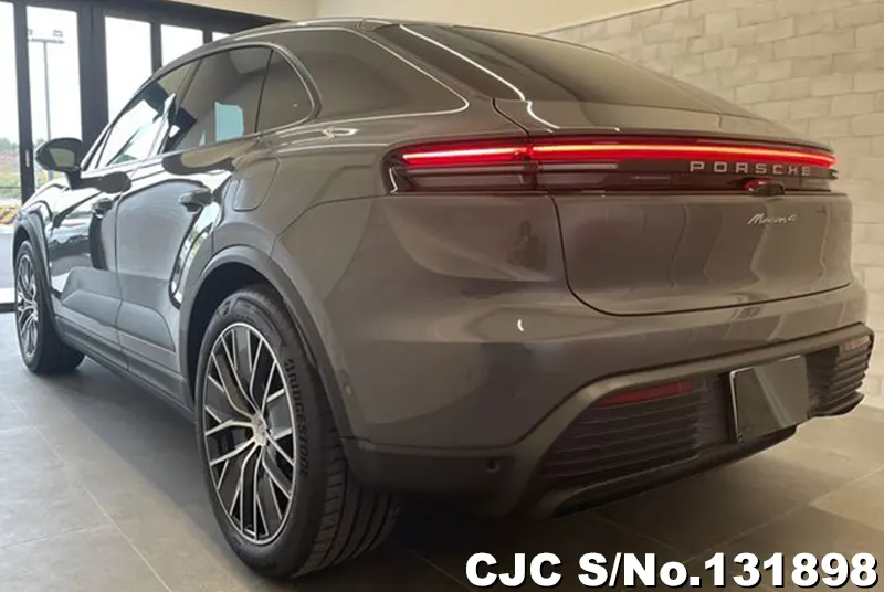 2025 Porsche / Macan Stock No. 131898