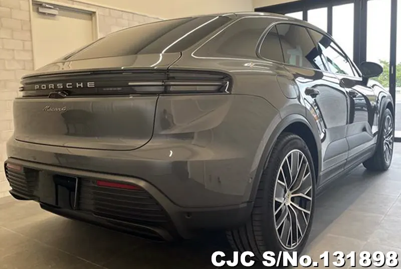 2025 Porsche / Macan Stock No. 131898