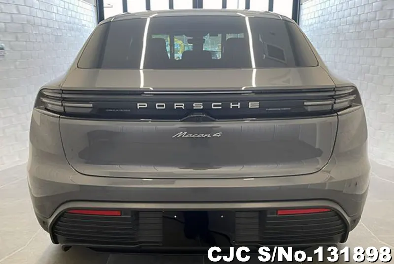 2025 Porsche / Macan Stock No. 131898