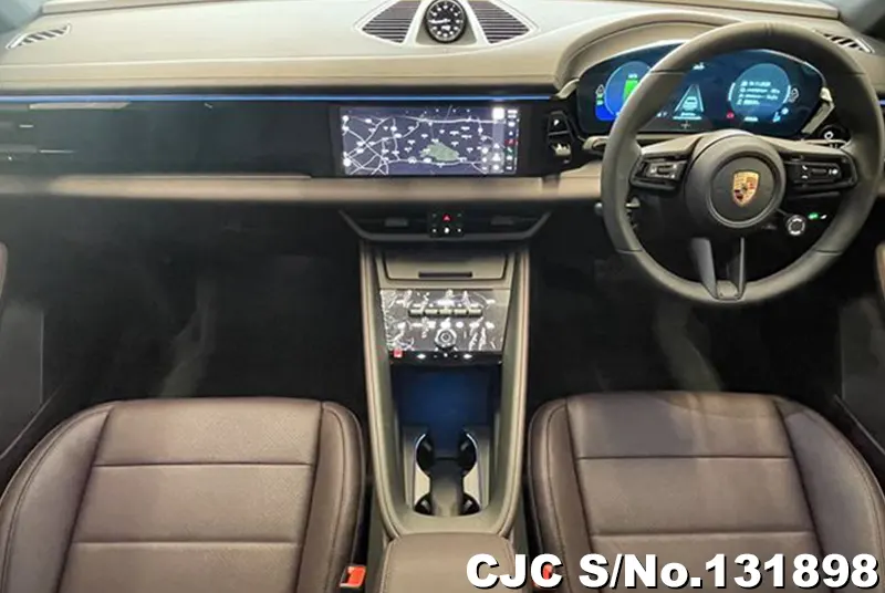 2025 Porsche / Macan Stock No. 131898