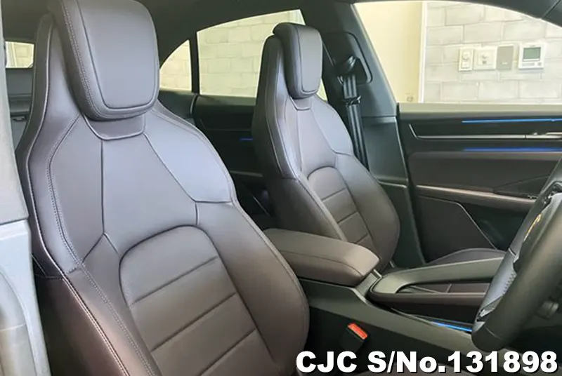 2025 Porsche / Macan Stock No. 131898