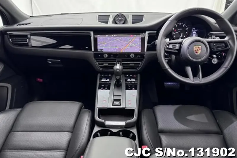 2025 Porsche / Macan Stock No. 131902