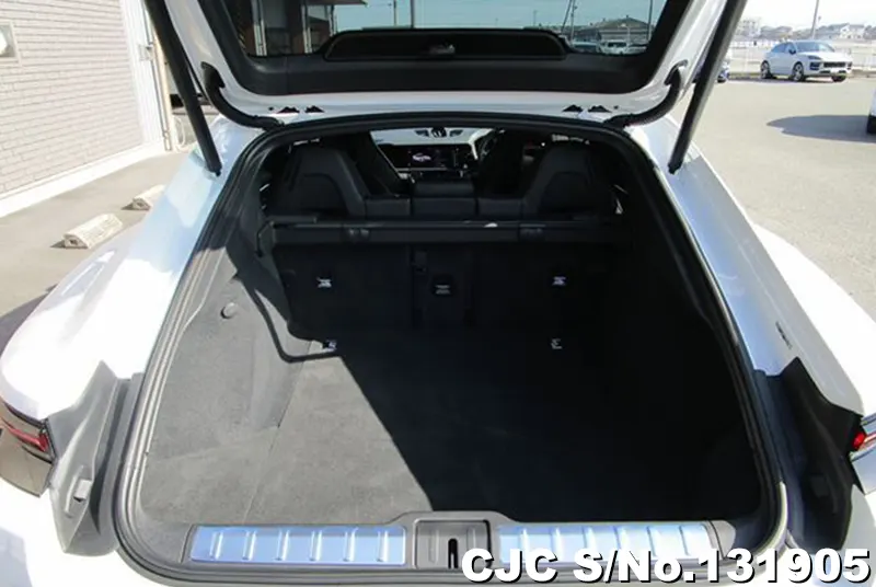 2025 Porsche / Panamera Stock No. 131905