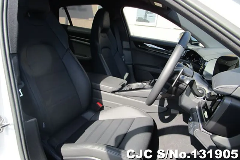 2025 Porsche / Panamera Stock No. 131905