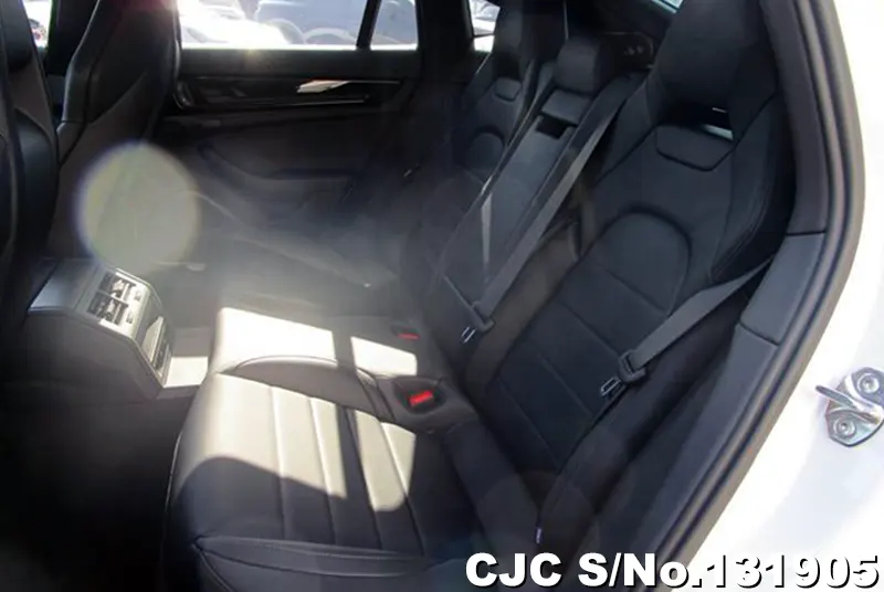 2025 Porsche / Panamera Stock No. 131905