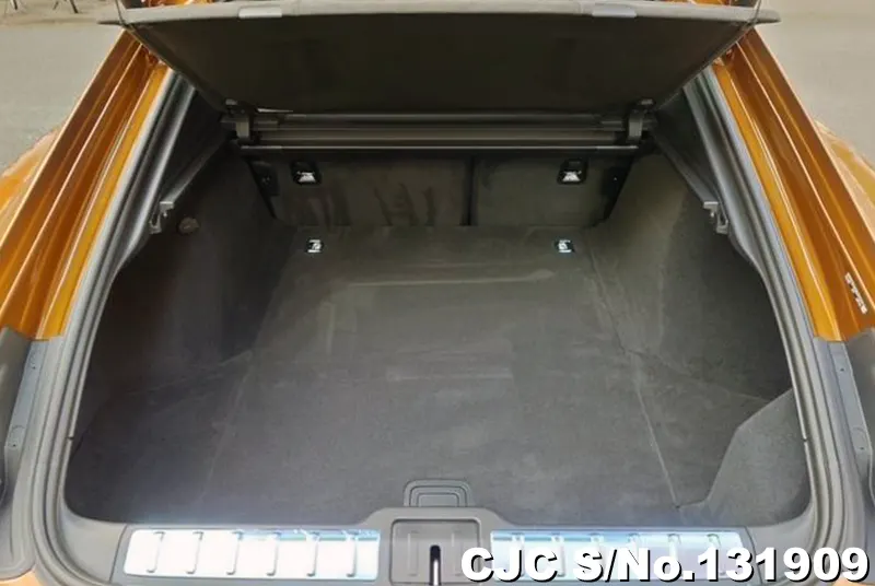 2025 Porsche / Panamera Stock No. 131909