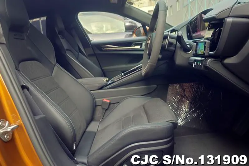 2025 Porsche / Panamera Stock No. 131909