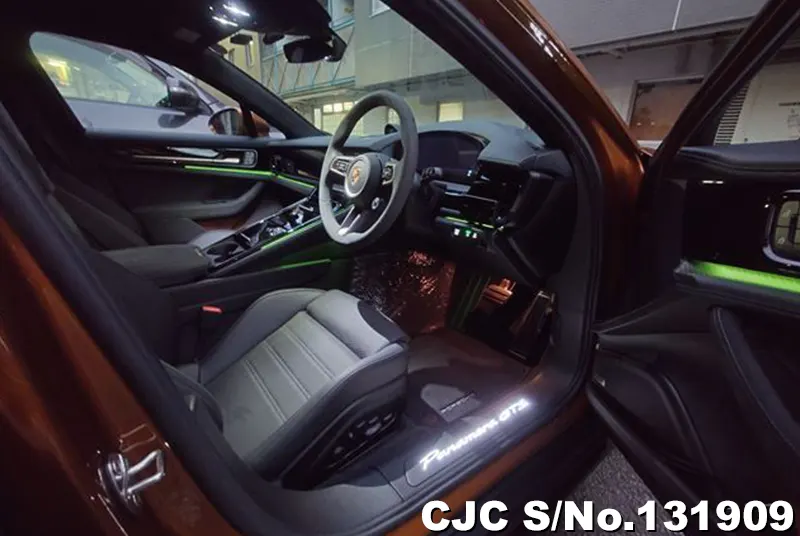 2025 Porsche / Panamera Stock No. 131909