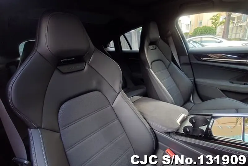 2025 Porsche / Panamera Stock No. 131909