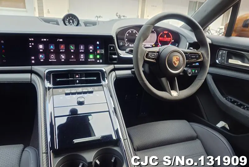 2025 Porsche / Panamera Stock No. 131909