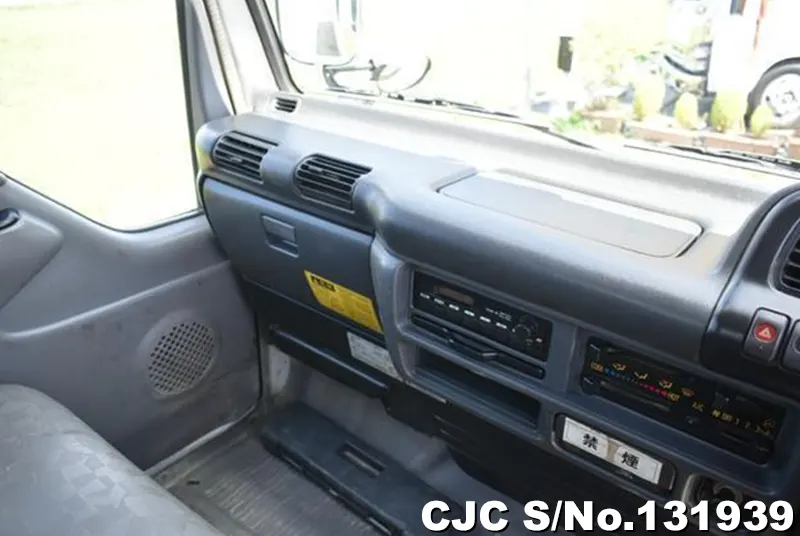 2005 Mazda / Titan Stock No. 131939