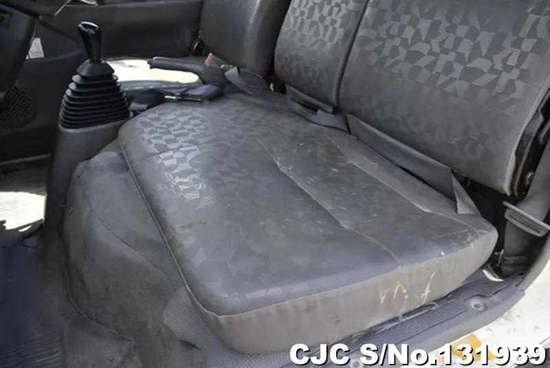 2005 Mazda / Titan Stock No. 131939