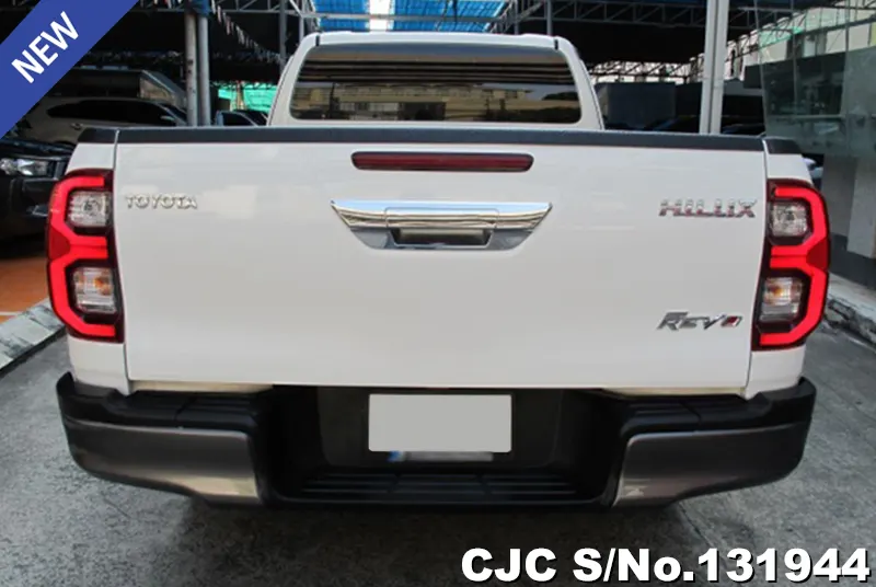 Toyota Hilux in White for Sale Image 5