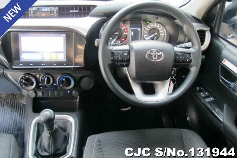 Toyota Hilux in White for Sale Image 10