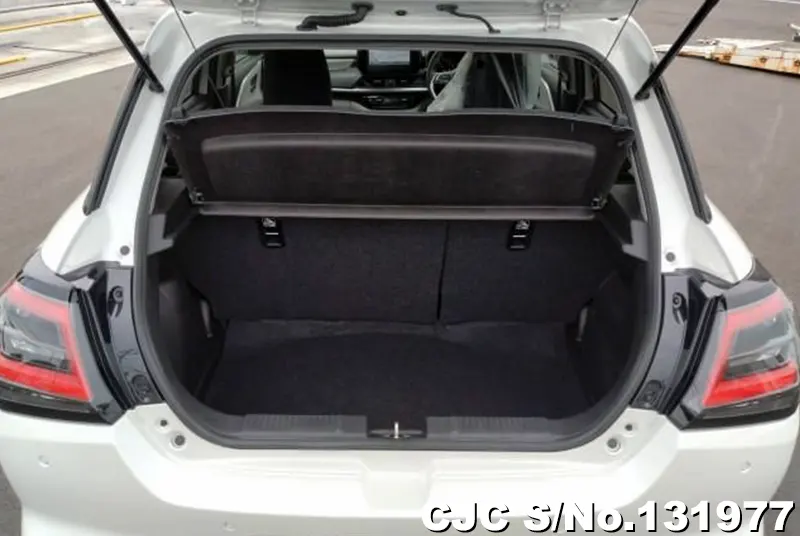 2025 Suzuki / Swift Stock No. 131977