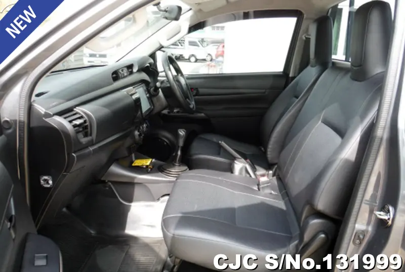 Toyota Hilux in Gray for Sale Image 5