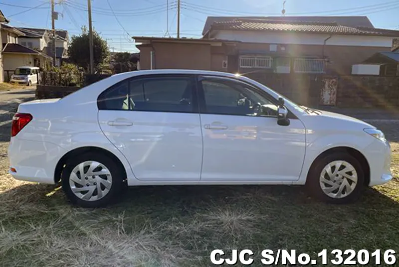 2022 Toyota / Corolla Axio Stock No. 132016