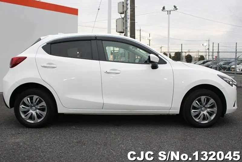 2019 Mazda / Demio Stock No. 132045