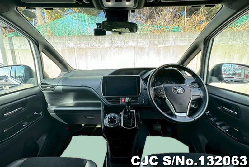 2021 Toyota / Voxy Stock No. 132063