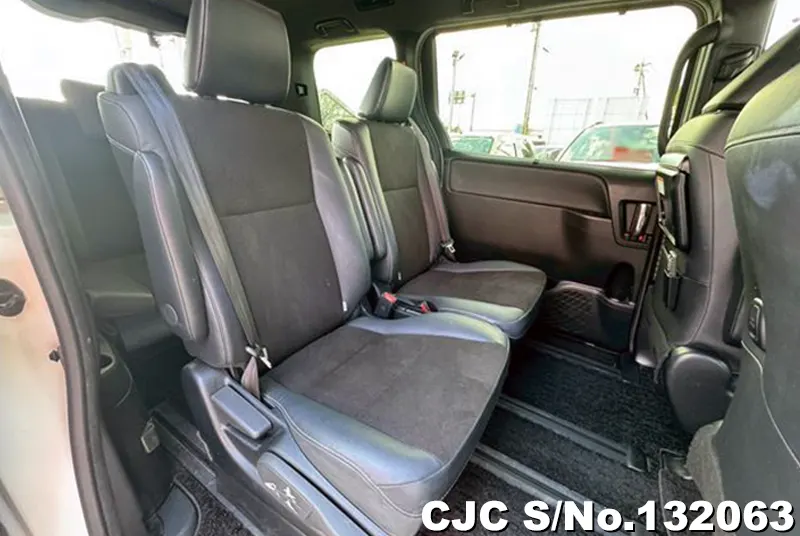 2021 Toyota / Voxy Stock No. 132063