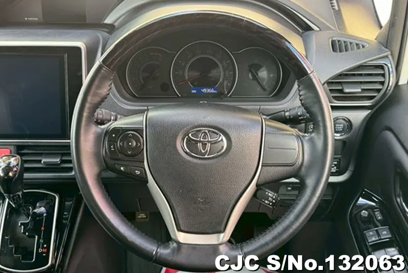 2021 Toyota / Voxy Stock No. 132063