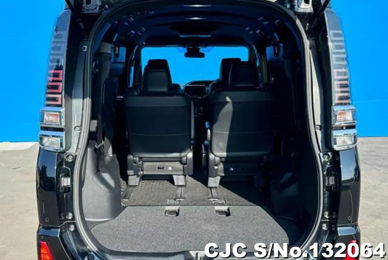 2021 Toyota / Voxy Stock No. 132064