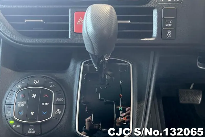 2021 Toyota / Noah Stock No. 132065