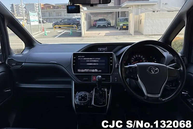 2021 Toyota / Voxy Stock No. 132068