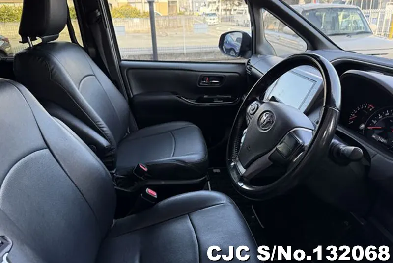 2021 Toyota / Voxy Stock No. 132068