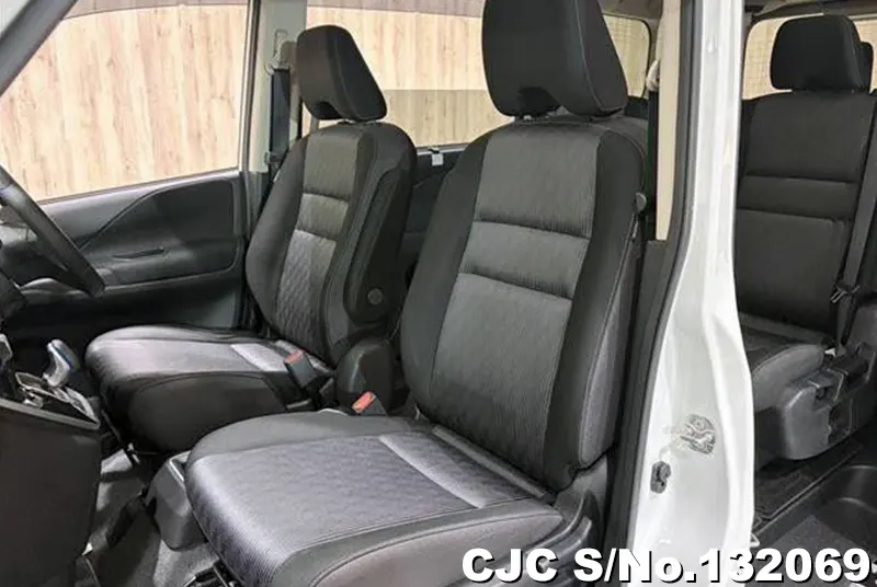 2021 Nissan / Serena Stock No. 132069