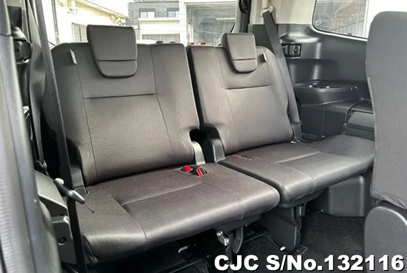 2000 Toyota / Noah Stock No. 132116