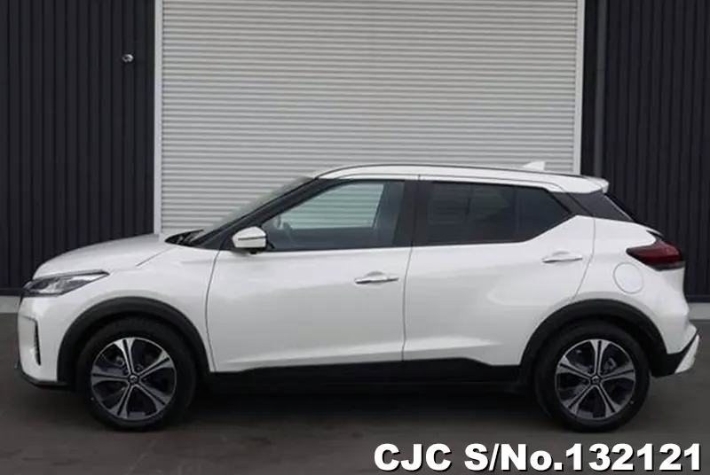 2023 Nissan / Kicks Stock No. 132121