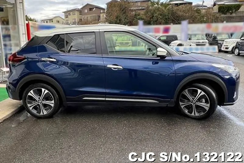 2023 Nissan / Kicks Stock No. 132122