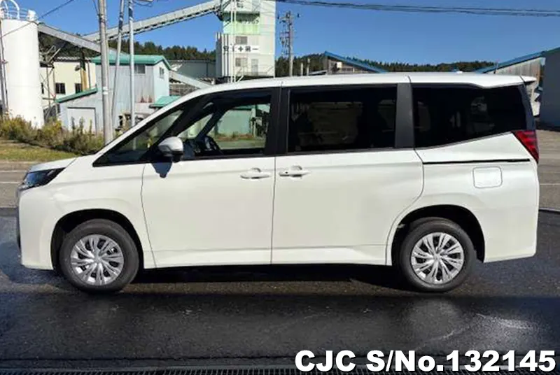 2025 Toyota / Noah Stock No. 132145