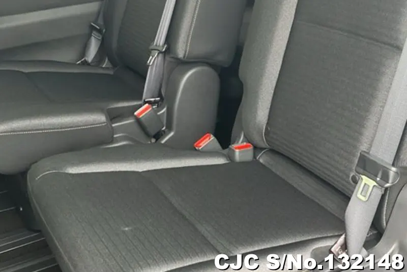 2025 Nissan / Serena Stock No. 132148