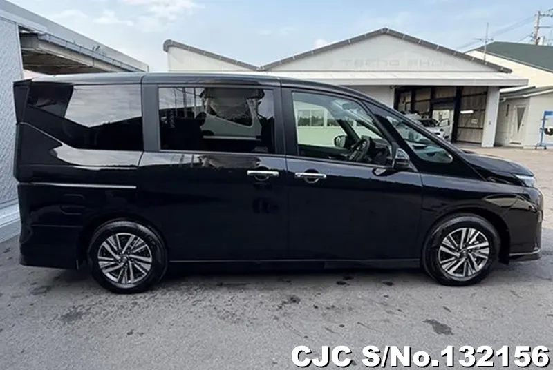 2025 Nissan / Serena Stock No. 132156