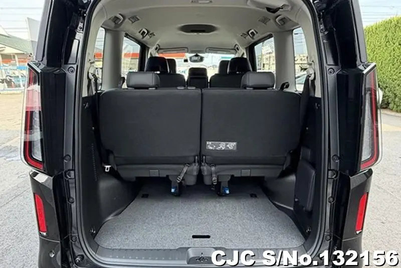 2025 Nissan / Serena Stock No. 132156